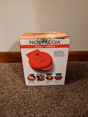 New in Box Red Nostalgia My Mini Griddle 5" Cooking Surface